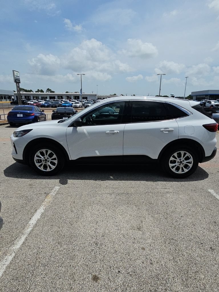 Used 2023 Ford Escape Active w/ Tech Pack #1 FWD image 4