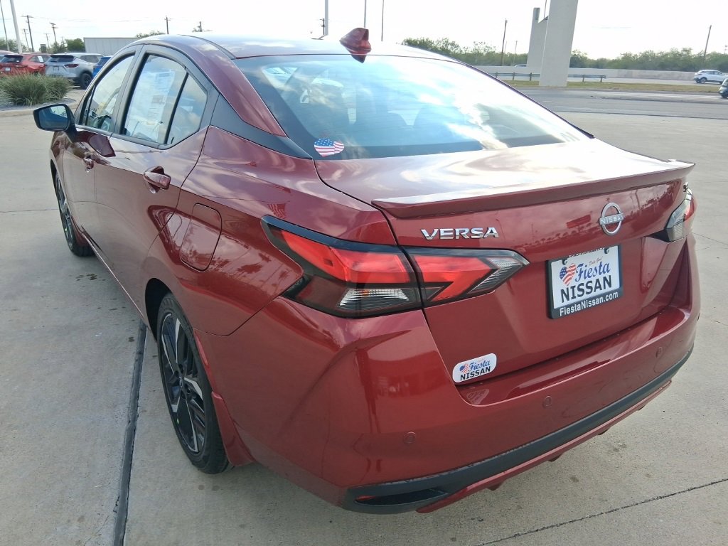 New 2025 Nissan Versa SR w/ Trunk Package image 4
