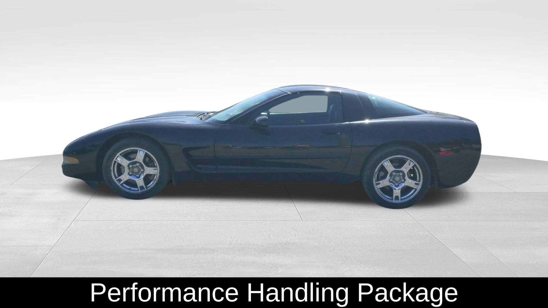 Used 1998 Chevrolet Corvette Coupe w/ Performance Handling Pkg image 4