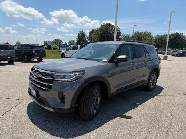 New 2026 Ford Explorer Active w/ Active Comfort Package AWD/4WD image 3