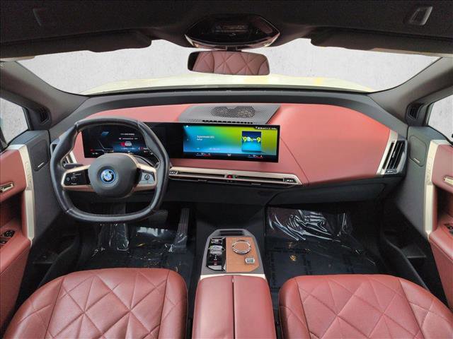 Used 2023 BMW iX xDrive50 w/ Premium Package image 18