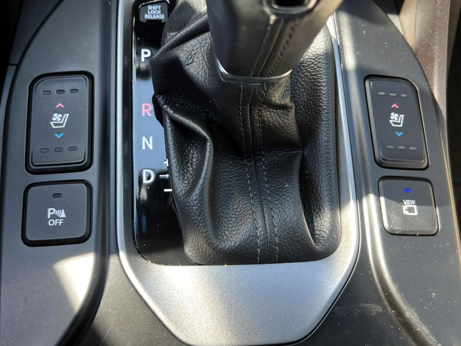 Used 2018 Hyundai Santa Fe AWD image 30