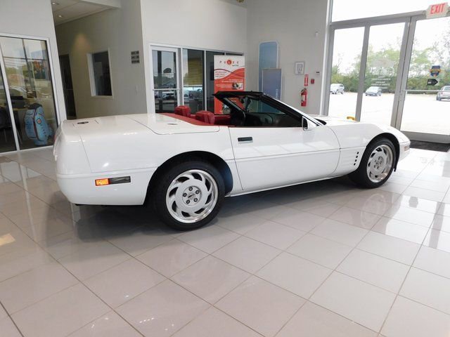 Used 1991 Chevrolet Corvette Convertible image 3