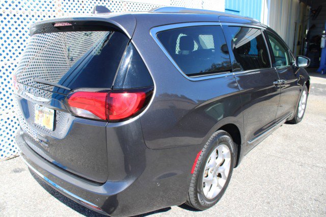 Used 2019 Chrysler Pacifica Touring-L Plus w/ Advanced Safetytec Group image 7