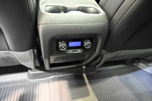 New 2027 Chevrolet Traverse LT w/ LPO, Floor Liner Package AWD/4WD image 27