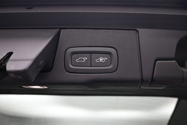 Used 2023 Volvo XC60 B5 Ultimate FWD image 31
