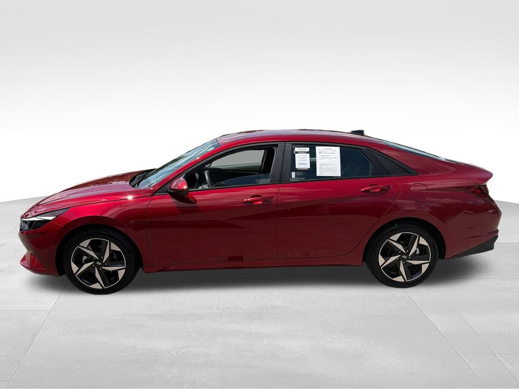 Used 2023 Hyundai Elantra SEL w/ Convenience Package FWD image 2