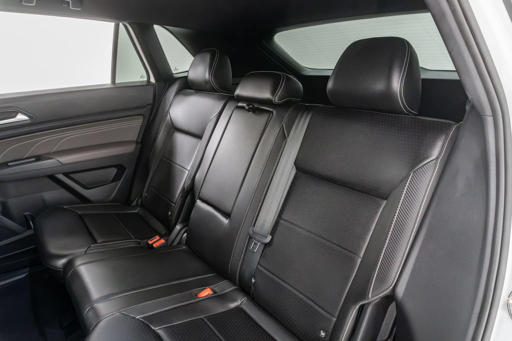 Used 2023 Volkswagen Atlas Cross Sport SE w/ Black Wheel Package AWD/4WD image 25