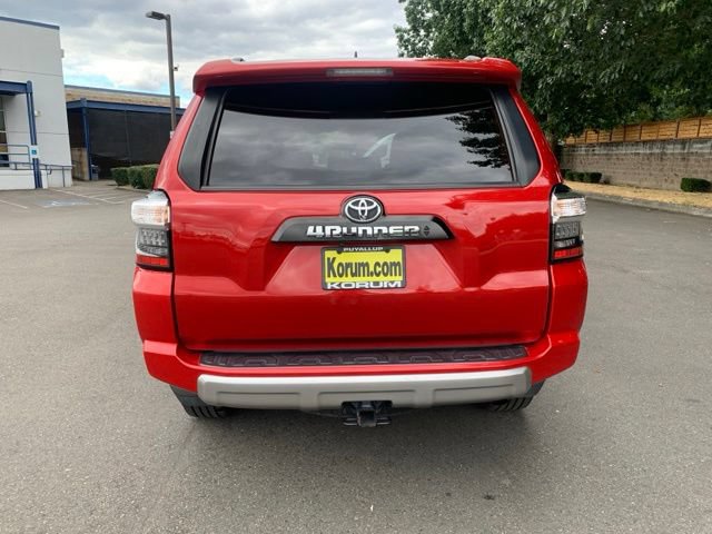 Used 2020 Toyota 4Runner TRD Off-Road Premium w/ Moonroof Package AWD/4WD image 4