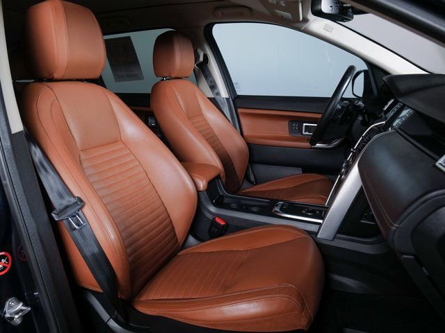 Used 2017 Land Rover Discovery Sport HSE Luxury image 3