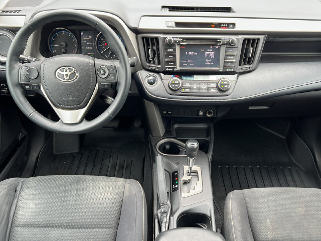 Used 2018 Toyota RAV4 XLE FWD image 14