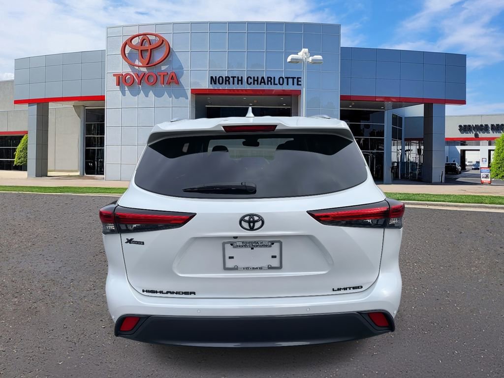 Used 2023 Toyota Highlander Limited image 9