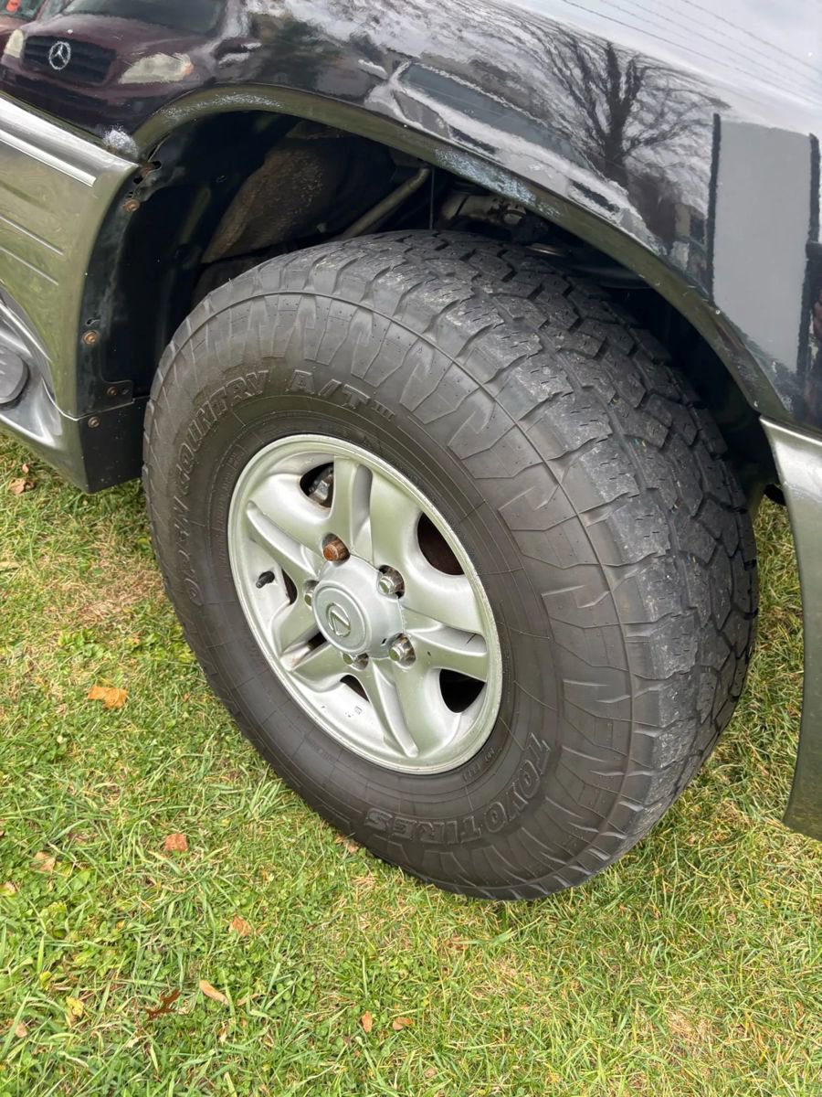 Used 2000 Lexus LX 470 4WD image 12