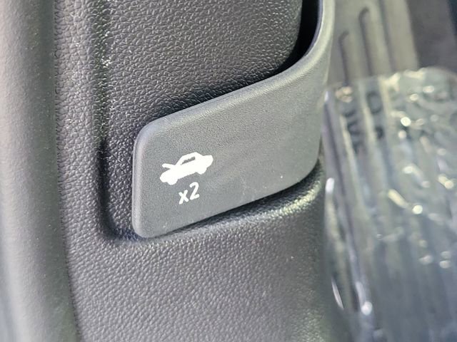 Used 2025 Chevrolet Equinox EV LT FWD image 26