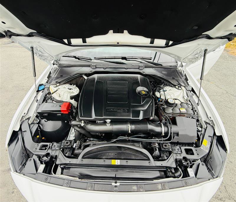 Used 2020 Jaguar XE S image 13