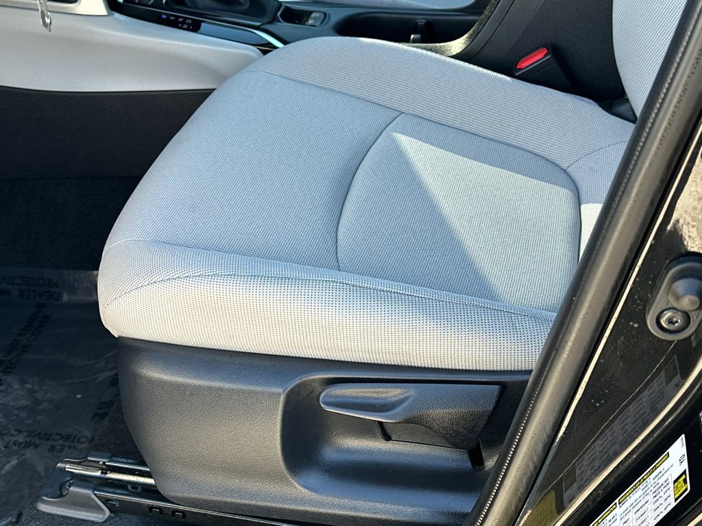 Certified 2025 Toyota Corolla Cross L image 18