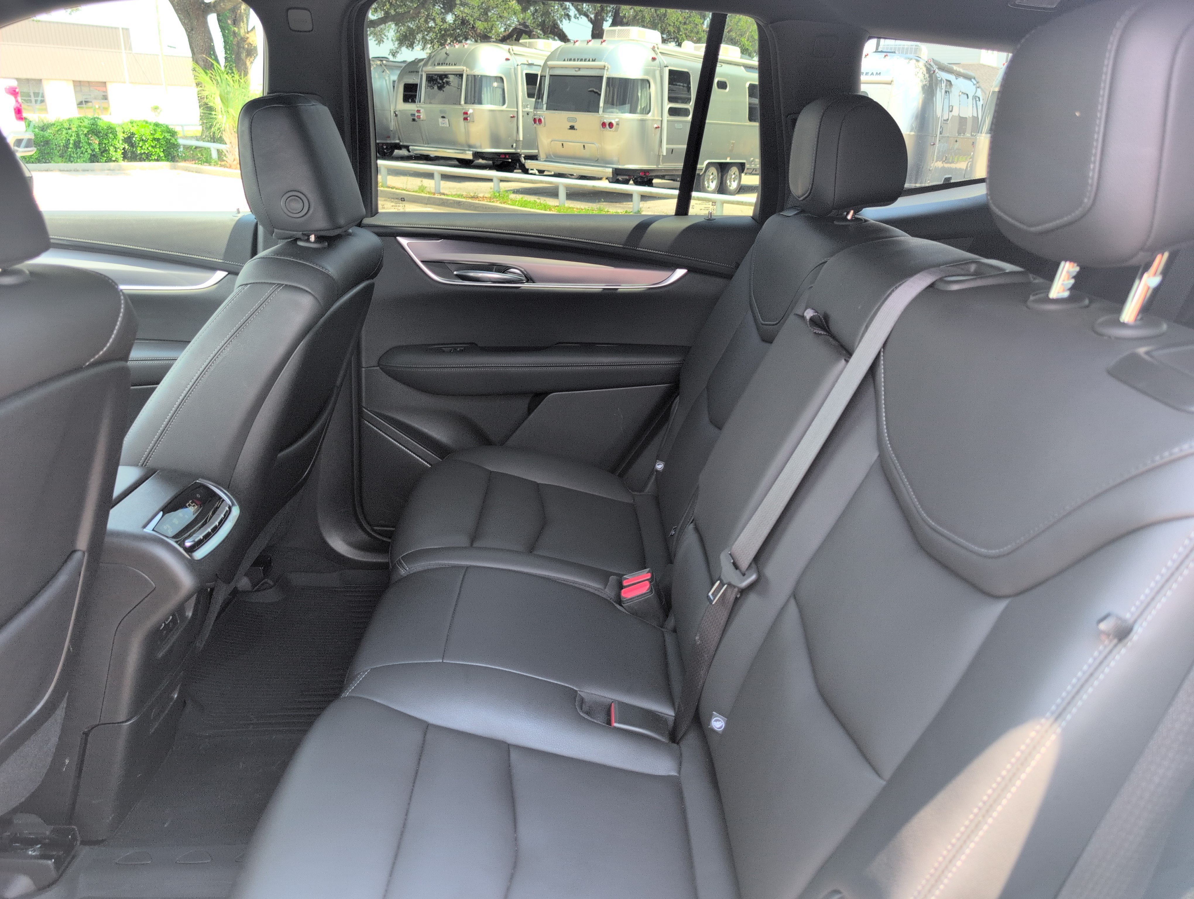 Certified 2024 Cadillac XT6 Luxury w/ LPO, Floor Liner Package AWD/4WD image 34