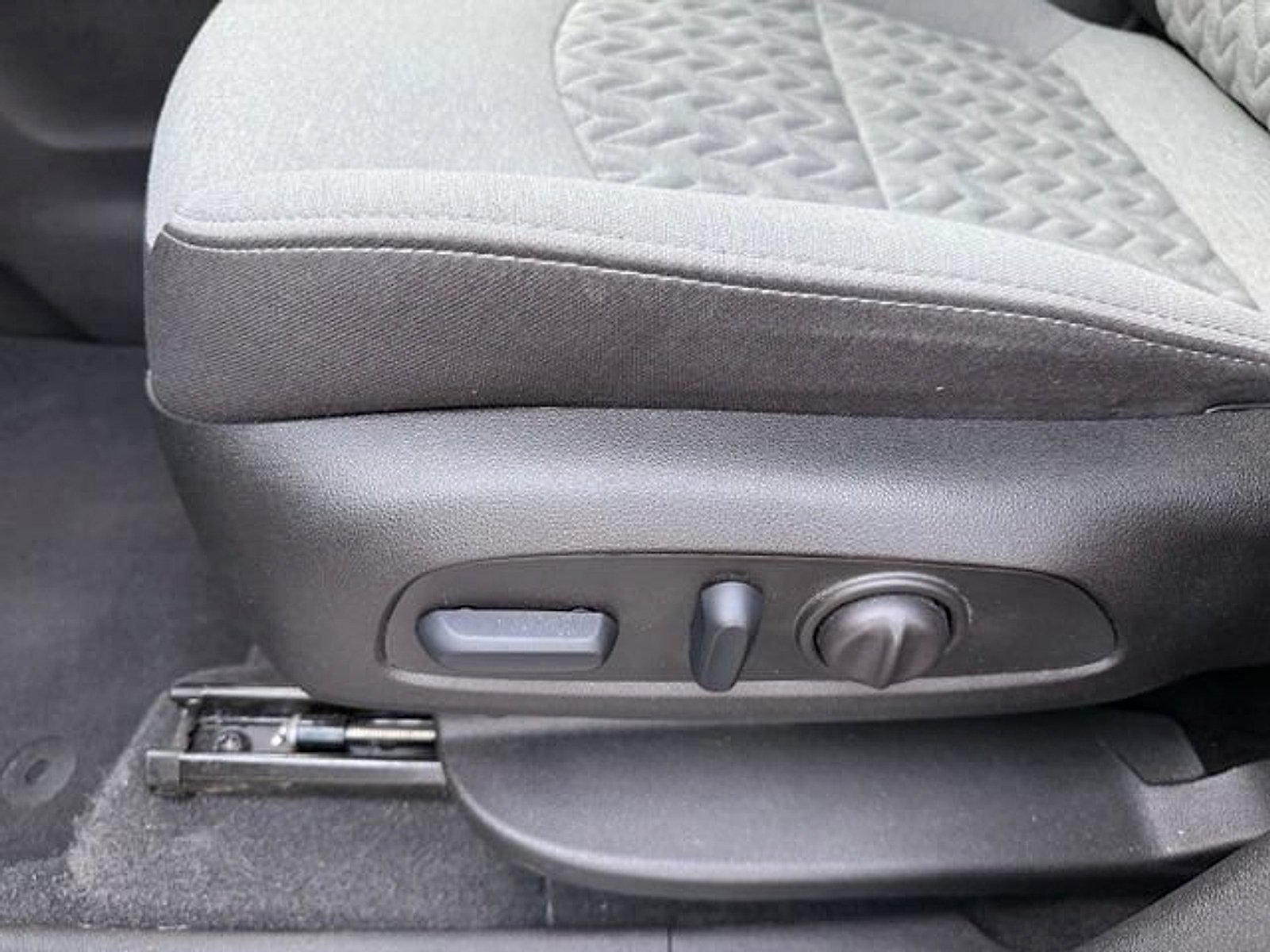 Certified 2024 Chevrolet Equinox LS w/ LS Convenience Package AWD/4WD image 18