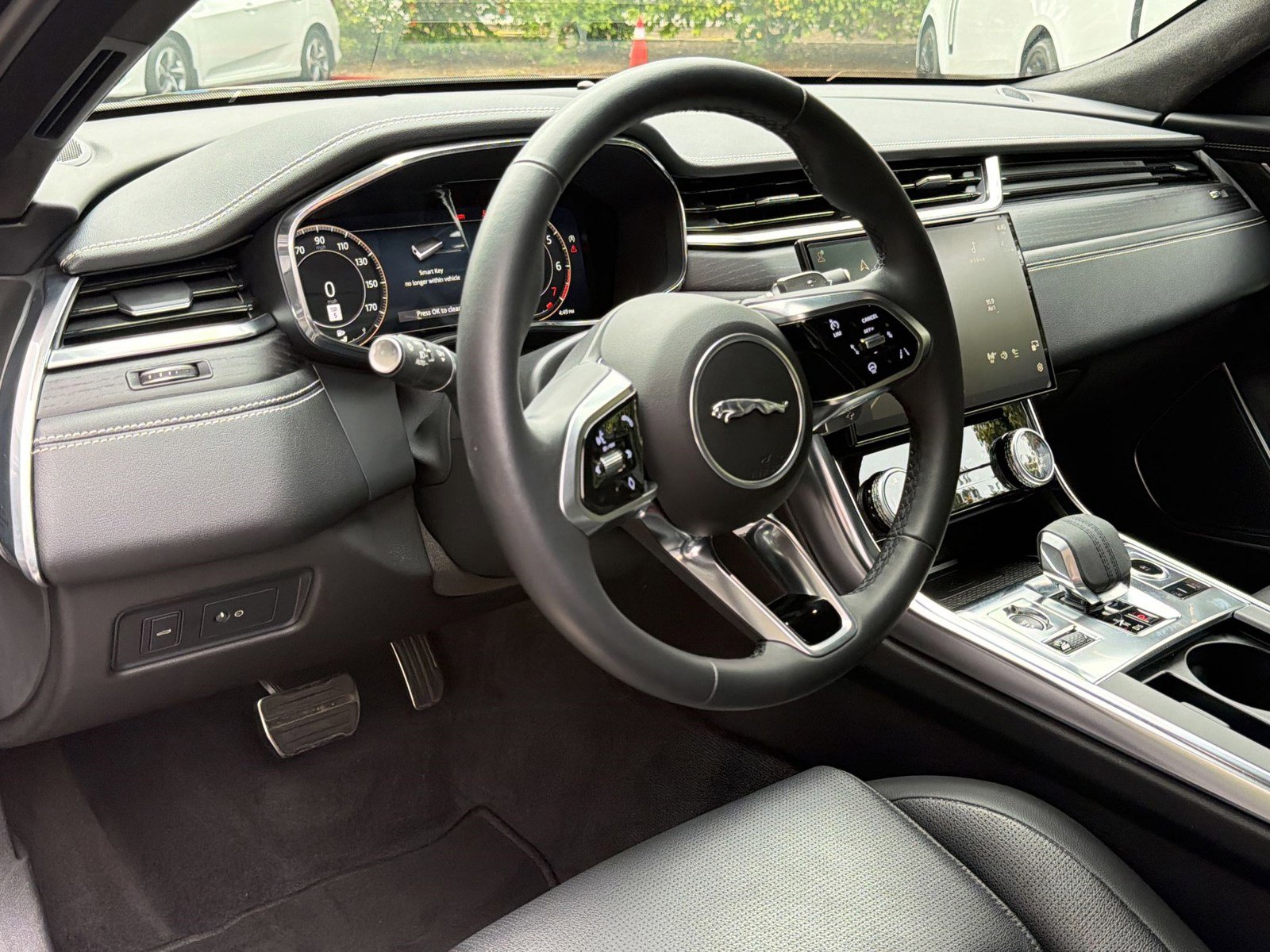 Used 2024 Jaguar XF R-Dynamic SE image 4