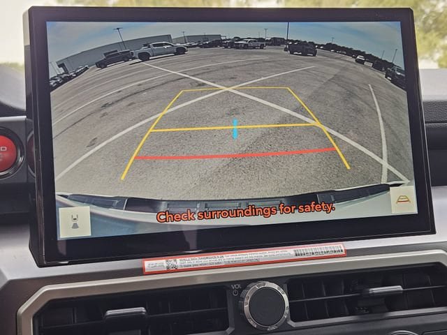 Used 2025 Toyota Tacoma TRD Sport AWD/4WD image 18