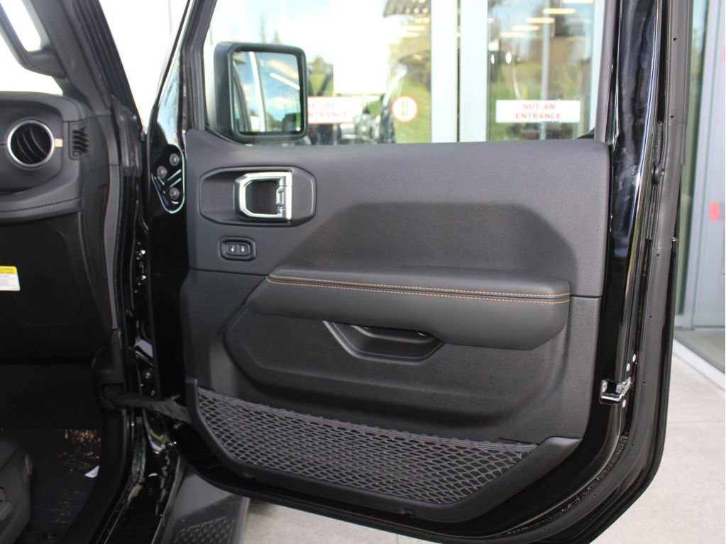 New 2025 Jeep Gladiator Sport image 28