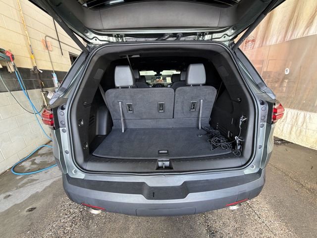 Used 2023 Chevrolet Traverse LT image 25