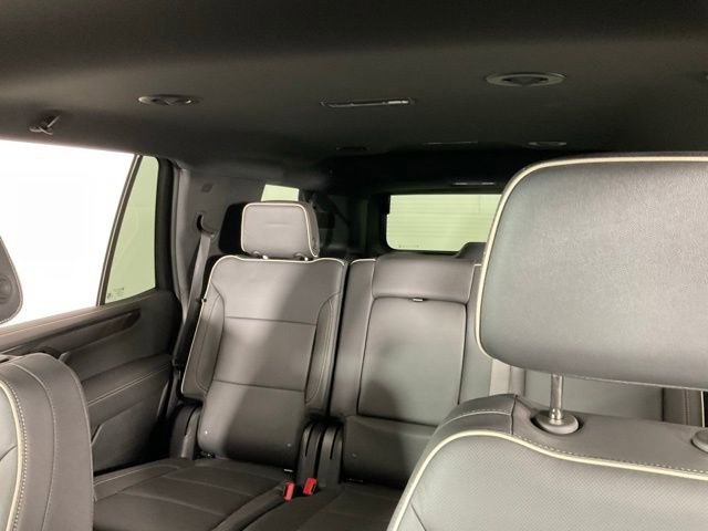 Used 2025 GMC Yukon Elevation image 31