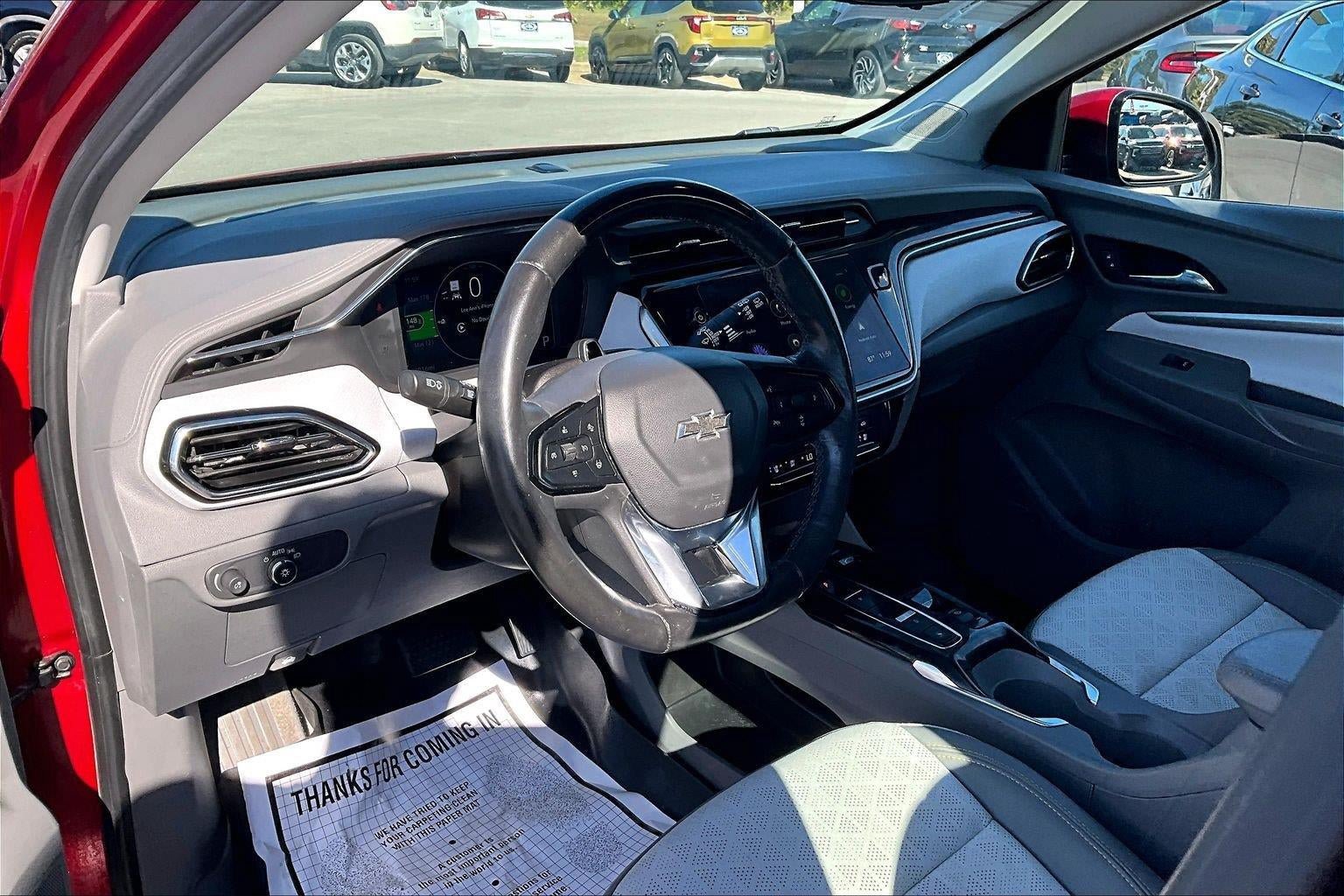 Used 2023 Chevrolet Bolt EUV Premier w/ Sun & Sound Package FWD image 12