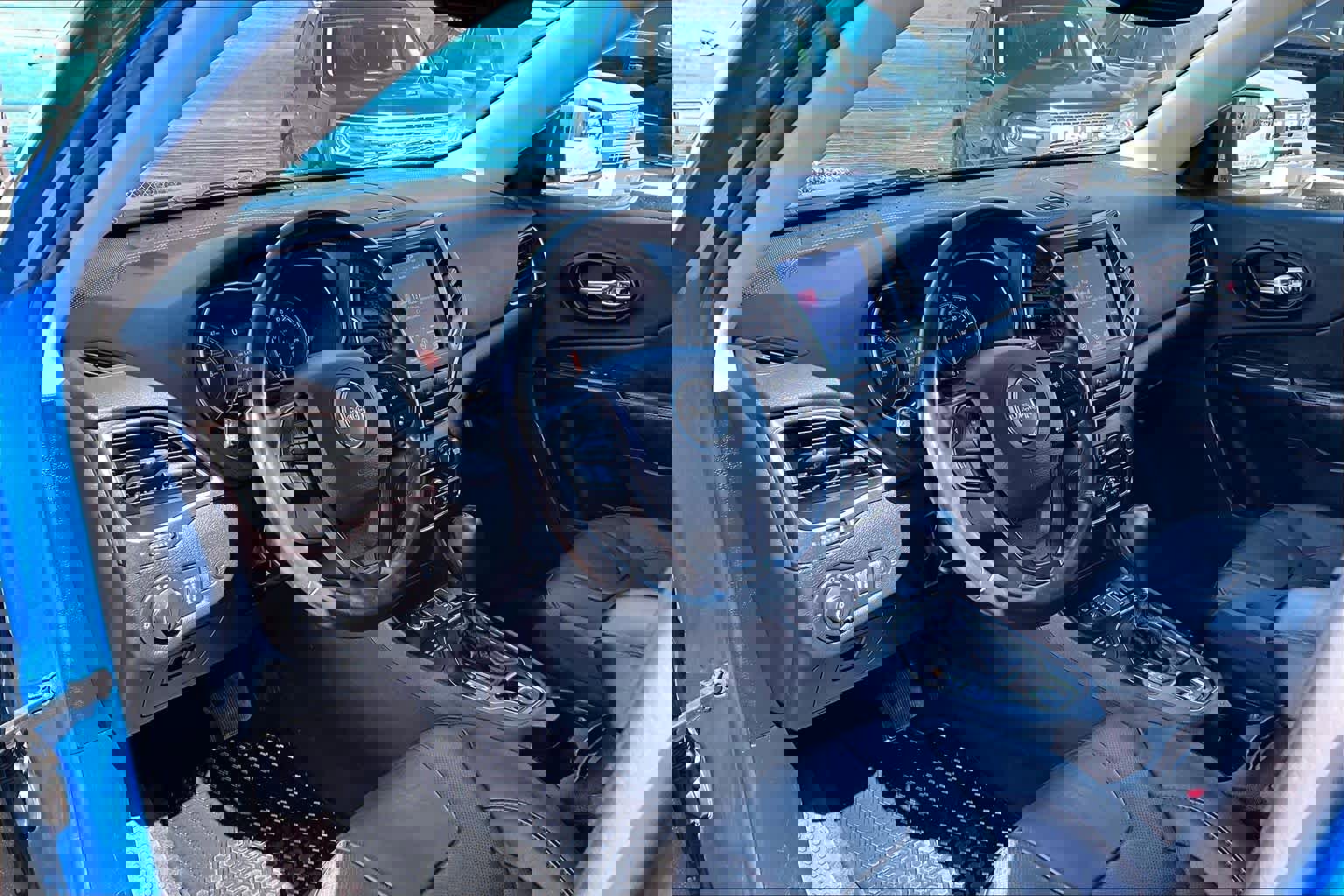 Used 2021 Jeep Cherokee Trailhawk w/ Technology Group image 17