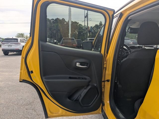 Used 2023 Jeep Renegade Latitude image 31