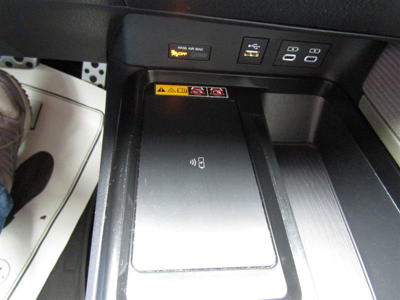 Used 2025 Toyota Camry SE image 23