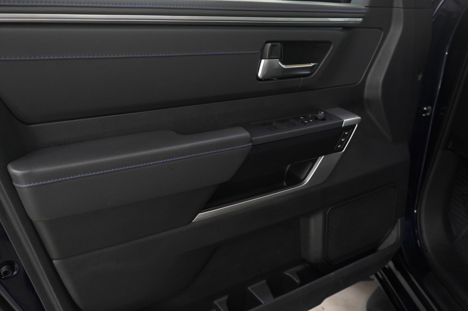 Used 2025 Toyota Sequoia Platinum image 23