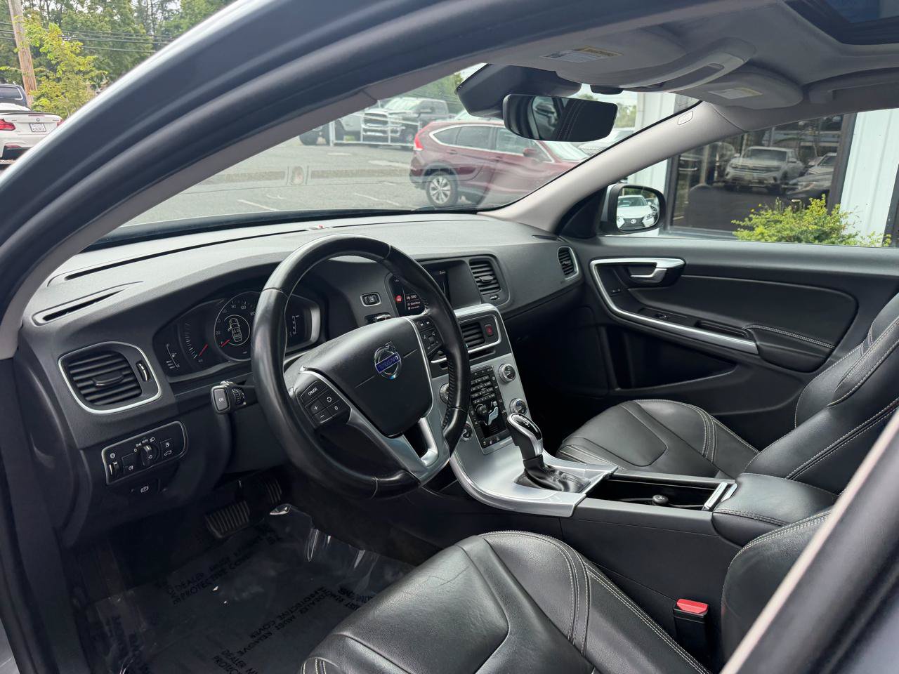 Used 2018 Volvo S60 T5 Dynamic w/ Protection Package AWD/4WD image 9