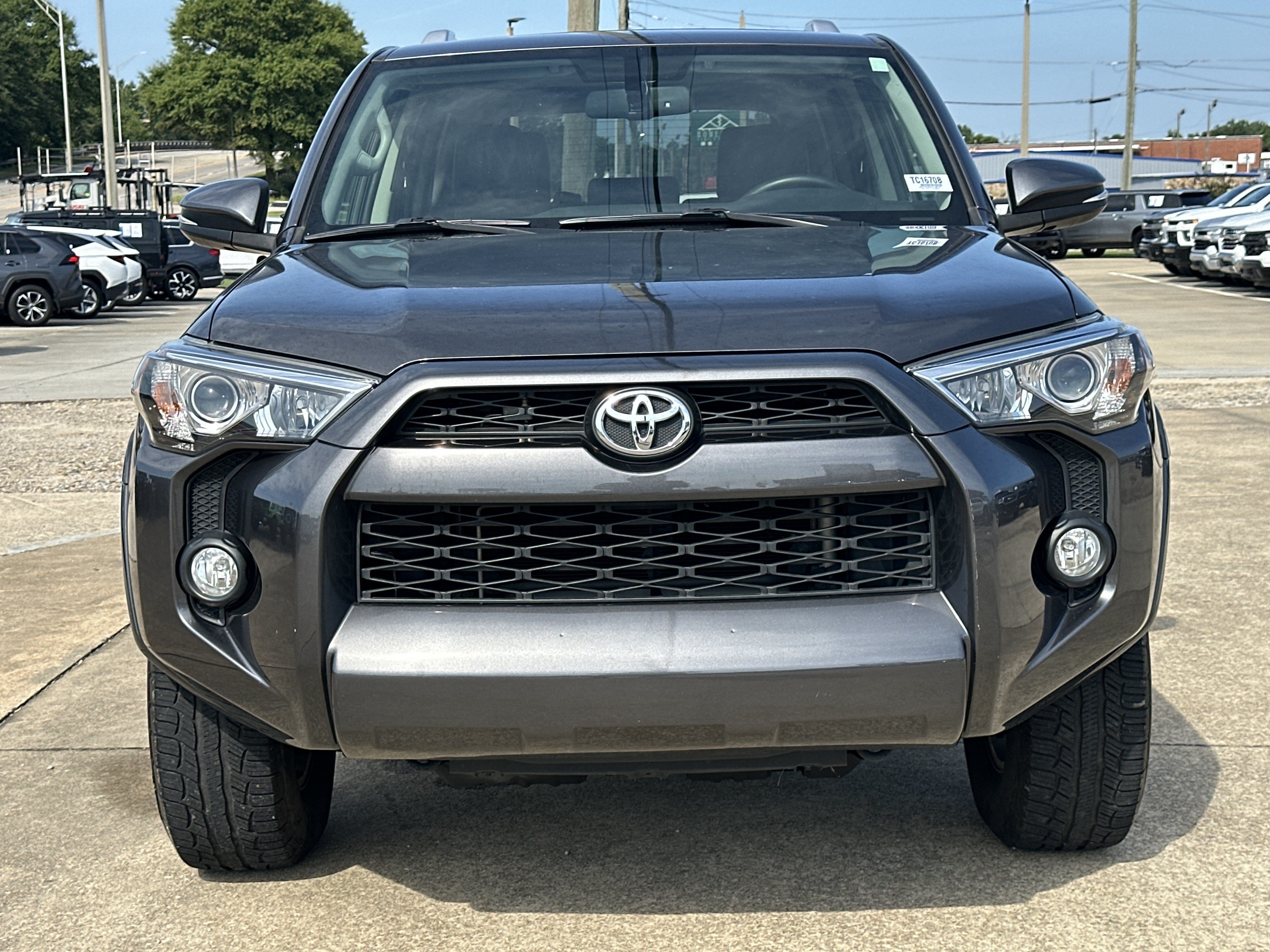 Used 2017 Toyota 4Runner SR5 Premium RWD image 2