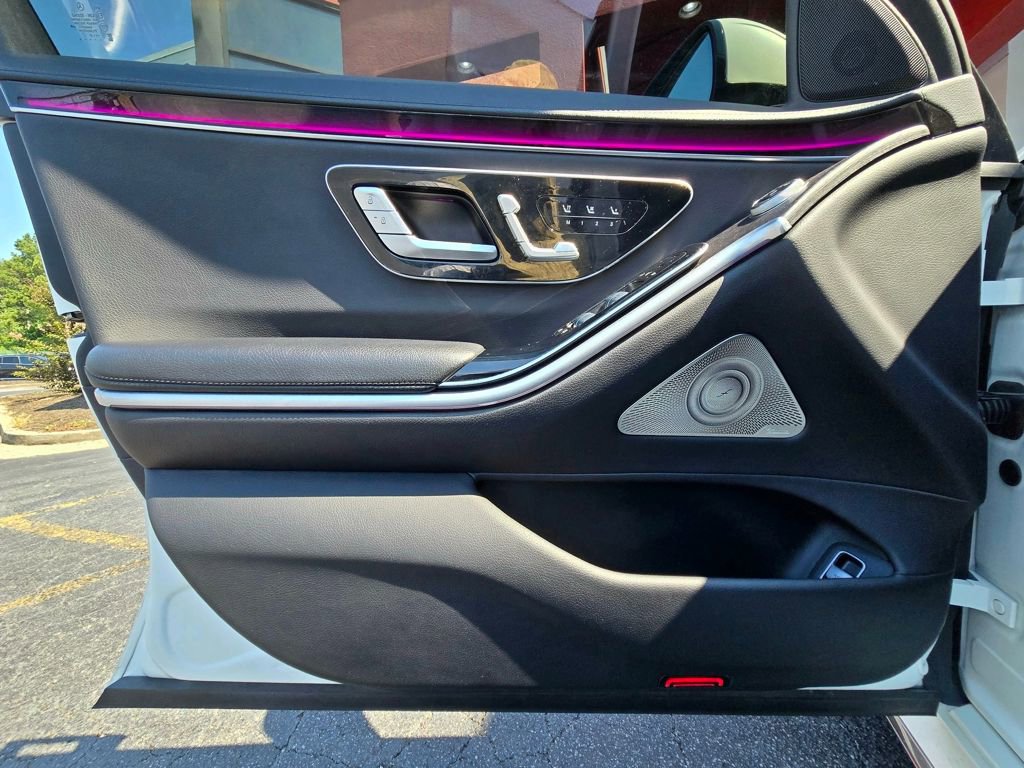 Used 2022 Mercedes-Benz S 500 4MATIC w/ AMG Line Package image 3