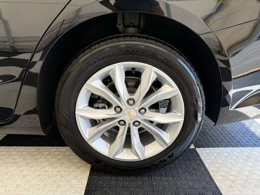 Used 2025 Chevrolet Malibu LT FWD image 11