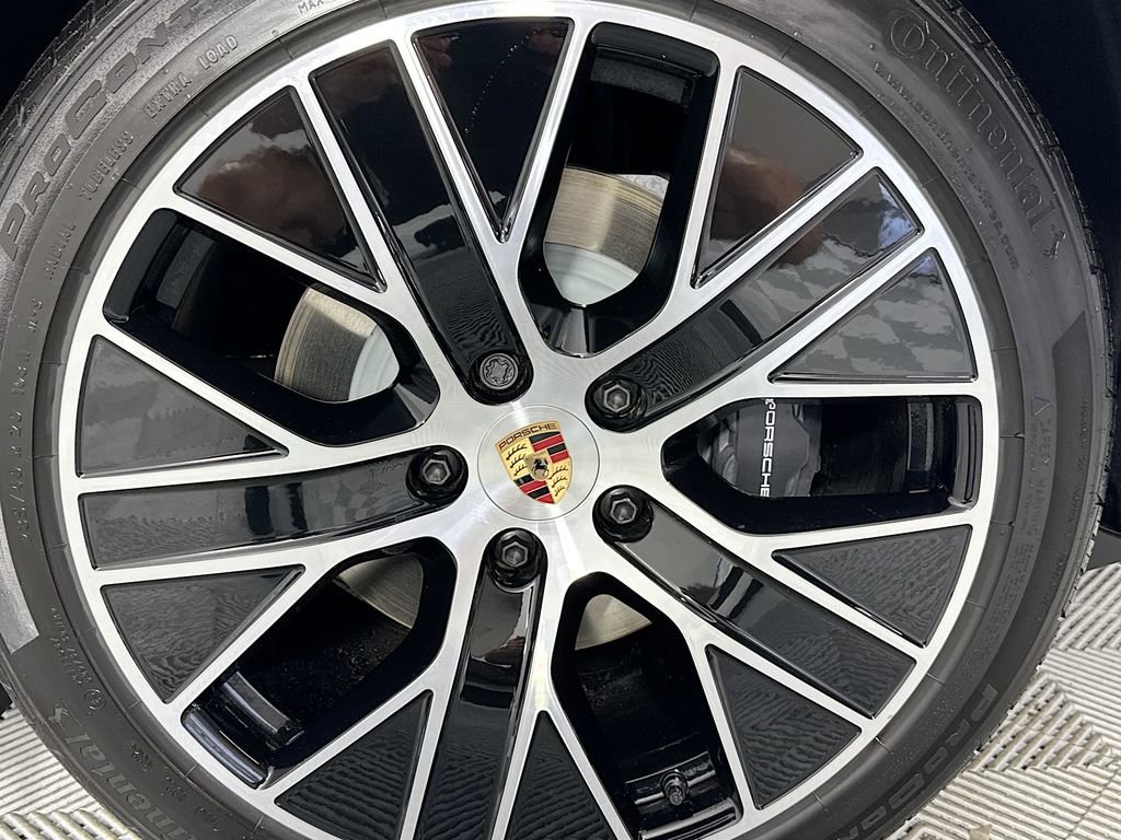 Certified 2025 Porsche Taycan image 31