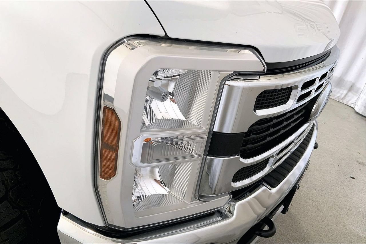 Used 2024 Ford F250 XLT w/ FX4 Off-Road Package AWD/4WD image 28