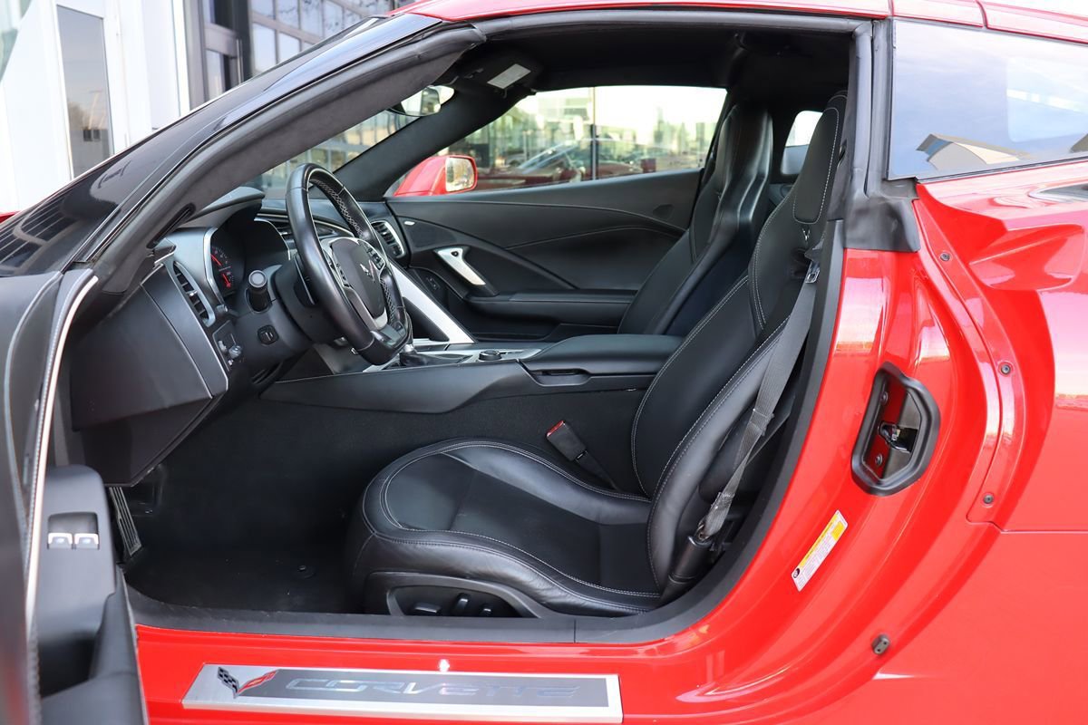 Used 2019 Chevrolet Corvette Stingray Coupe w/ 3LT Preferred Equipment Group image 32