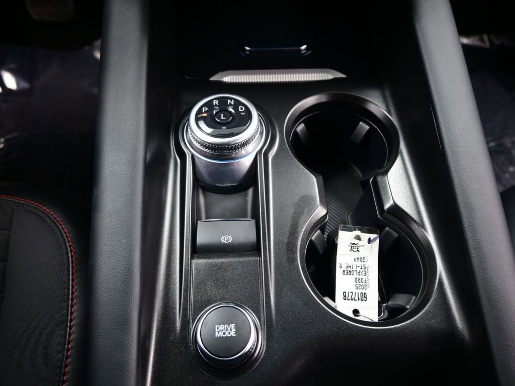 Used 2025 Ford Explorer ST-Line w/ Premium Package image 18