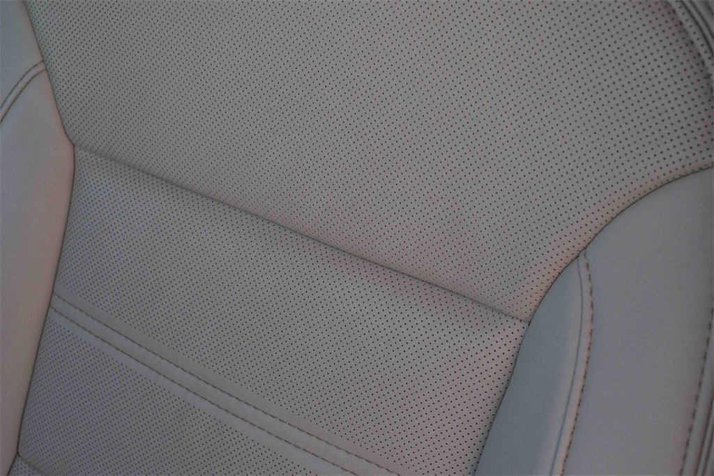 Used 2022 GMC Acadia Denali w/ Denali Ultimate Package image 25