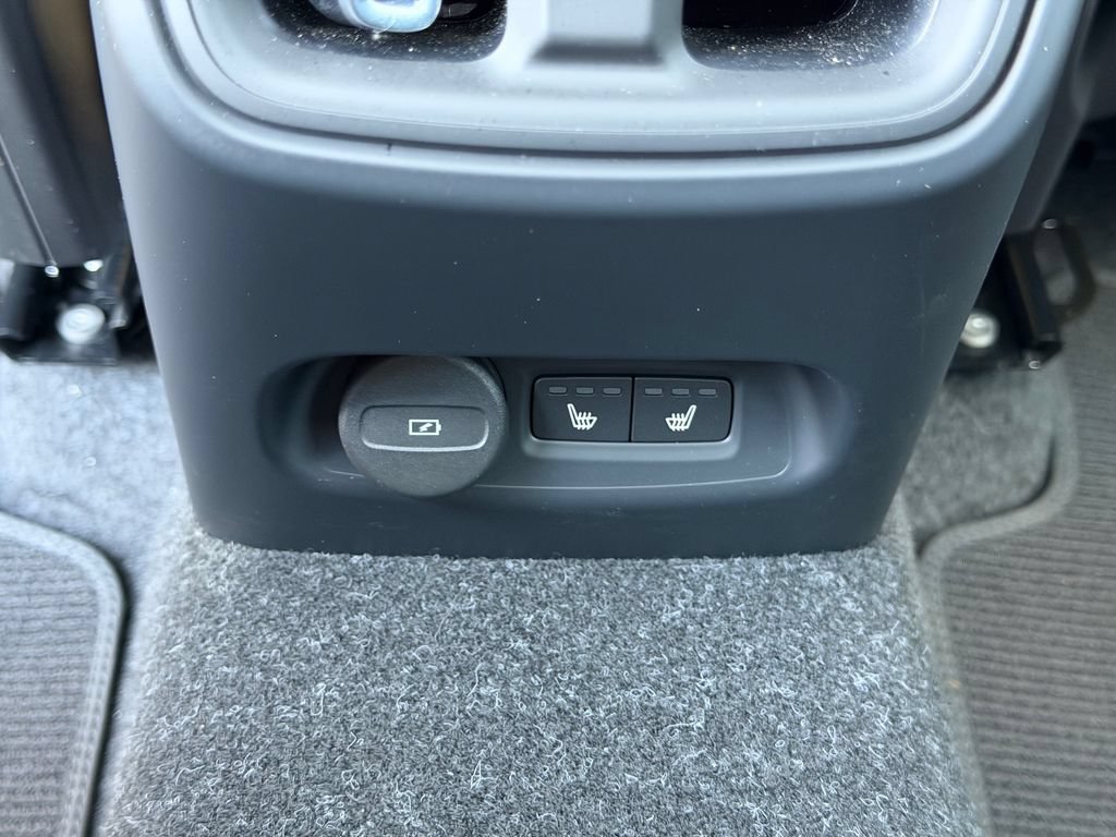 Certified 2023 Volvo C40 P8 Recharge Ultimate AWD/4WD image 22