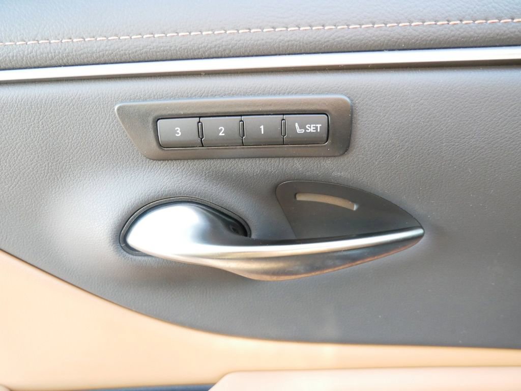 Certified 2025 Lexus ES 350 w/ Premium Package image 16