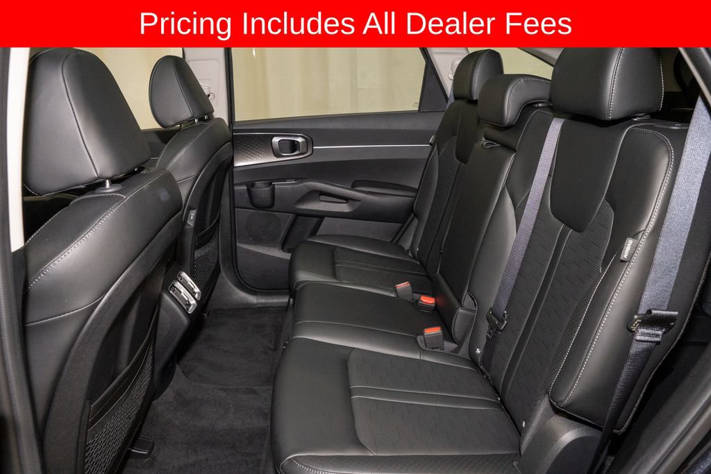Used 2025 Kia Sorento S w/ Panoramic Sunroof Package FWD image 7