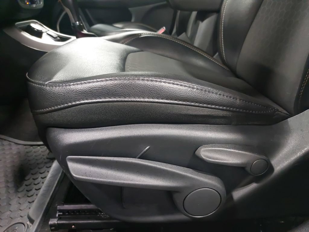 Used 2019 Jeep Compass Latitude w/ Cold Weather Group AWD/4WD image 29