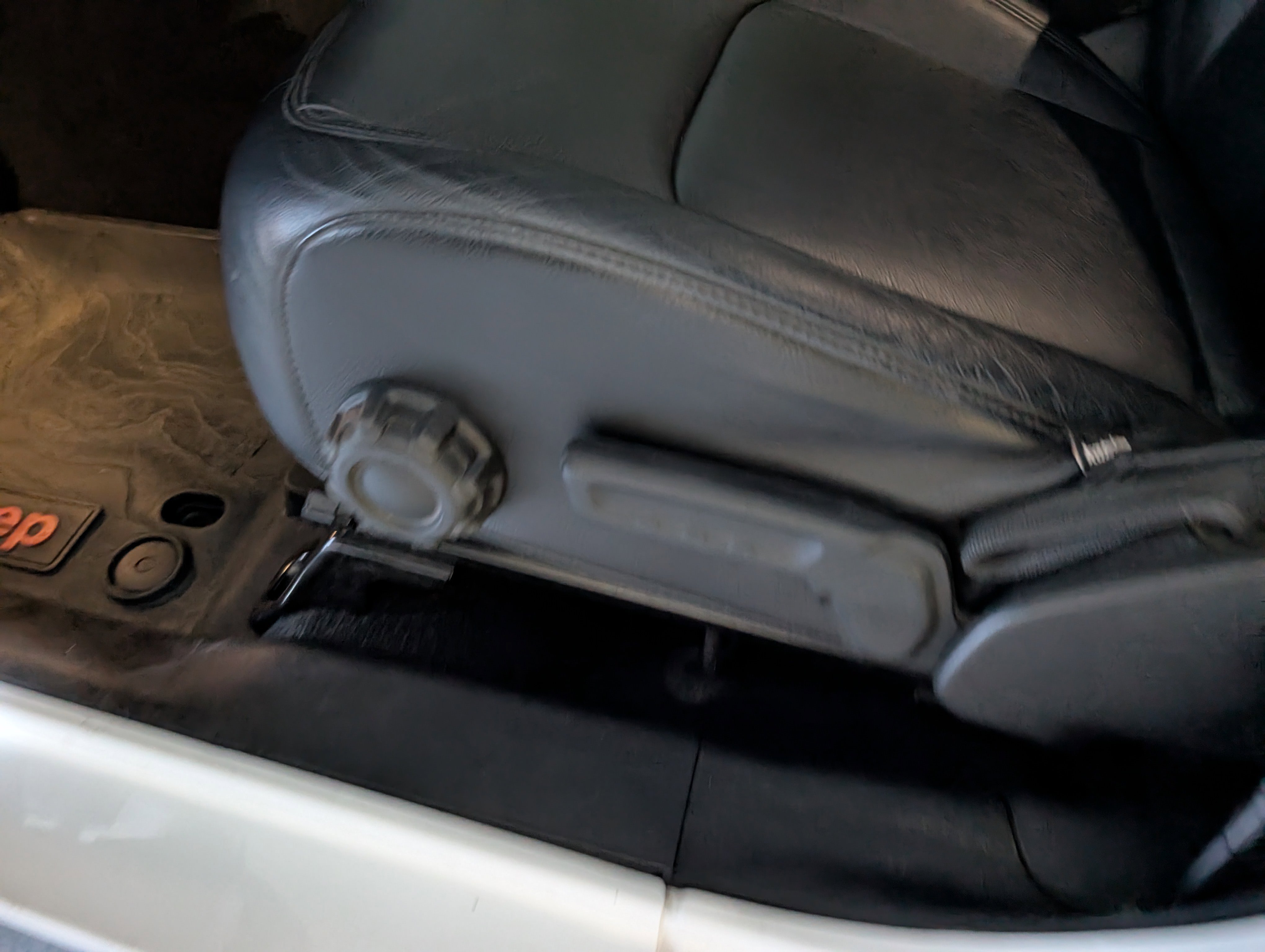 Used 2018 Jeep Wrangler Unlimited Sahara image 27