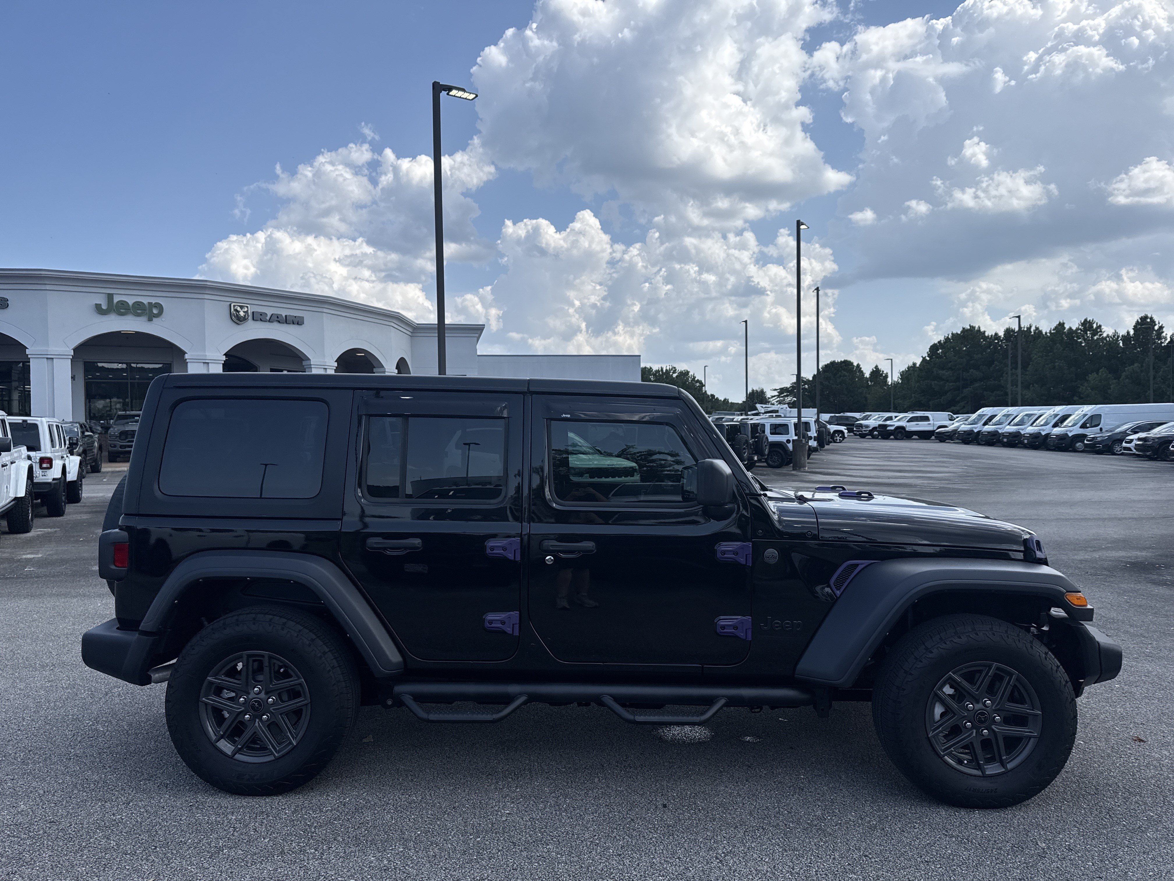 Used 2024 Jeep Wrangler Unlimited Sport AWD/4WD image 8