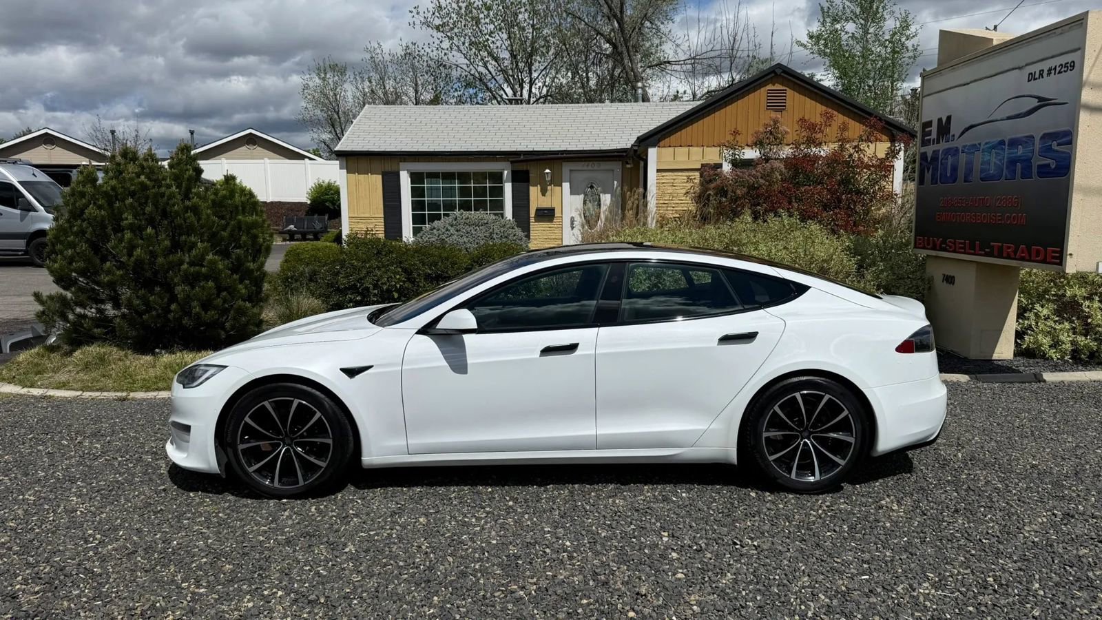 Used 2022 Tesla Model S Standard Range AWD/4WD image 18
