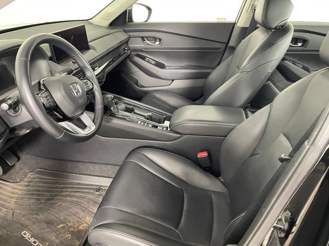 Used 2023 Honda Accord Touring image 2