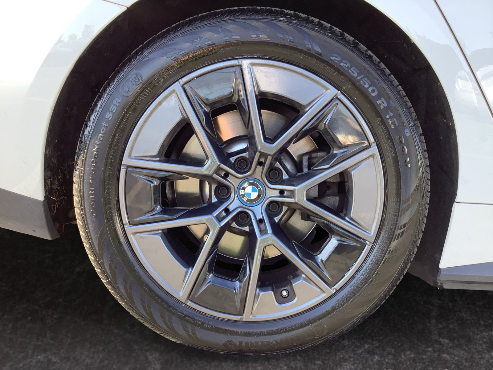Used 2023 BMW i4 eDrive40 w/ Premium Package RWD image 14